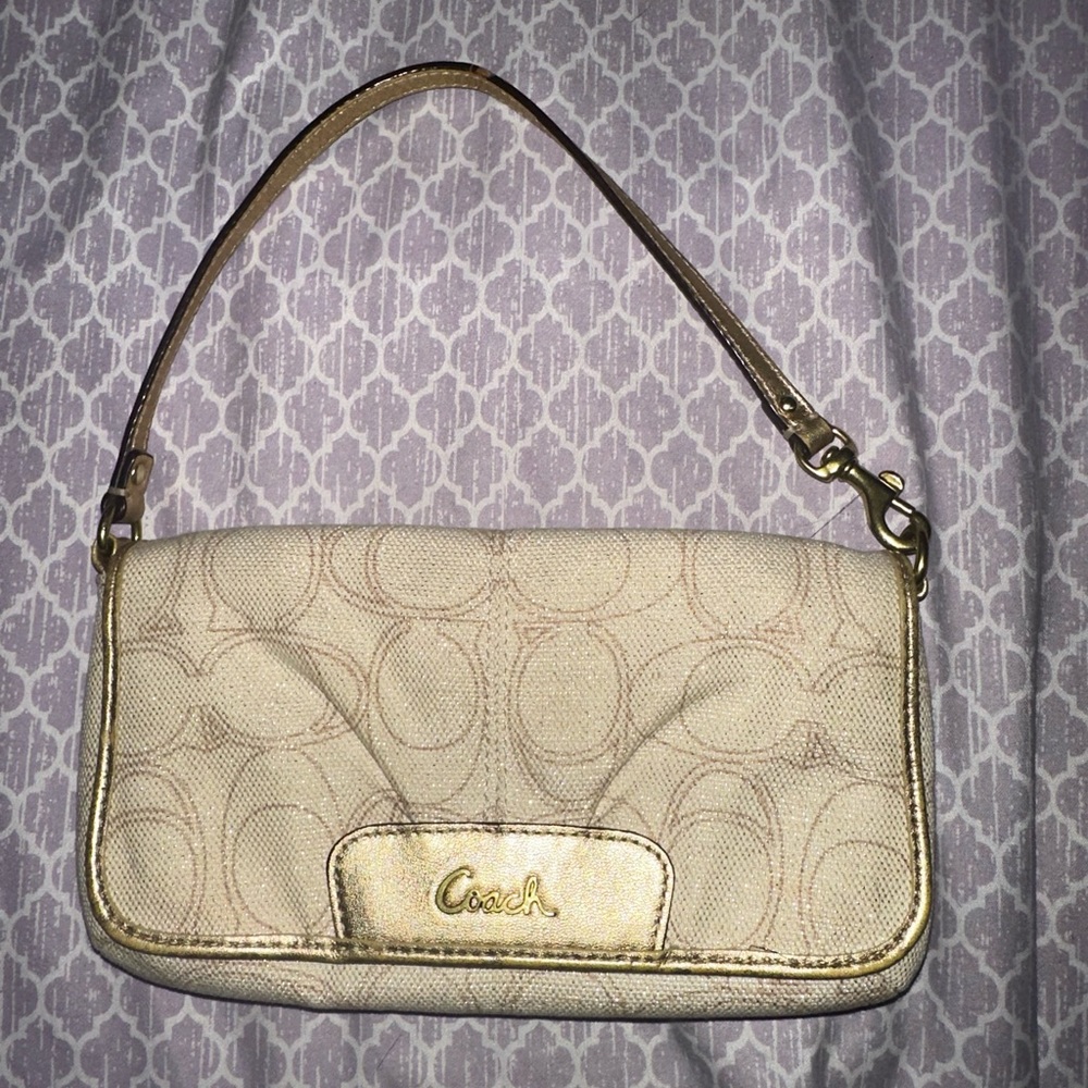 Vintage Coach Shoulder Bag w/ Jacquard print